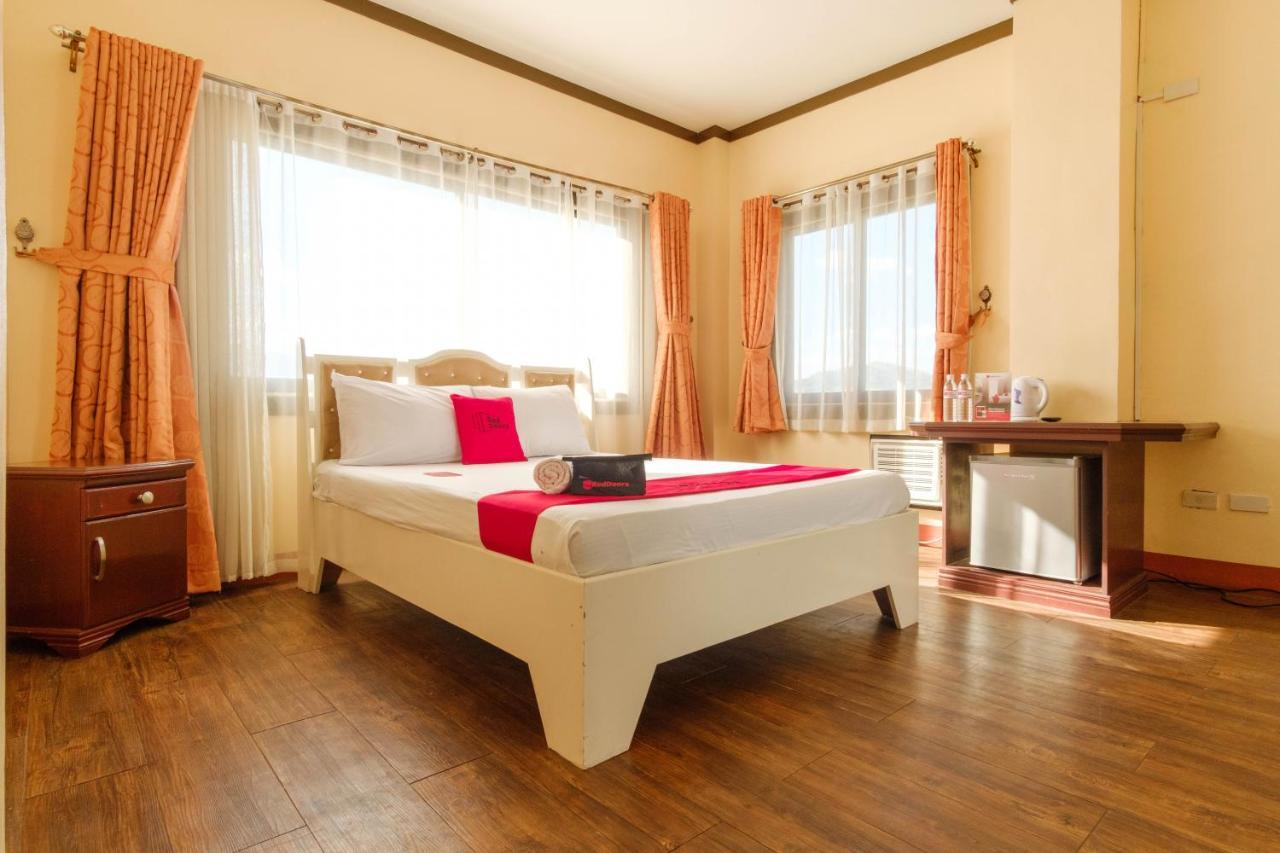 Reddoorz Plus @ Seaborne Hotel Subic Zambales Eksteriør bilde